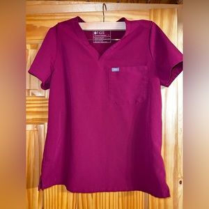Figs scrub top. Size small. One pocket. Dark magenta